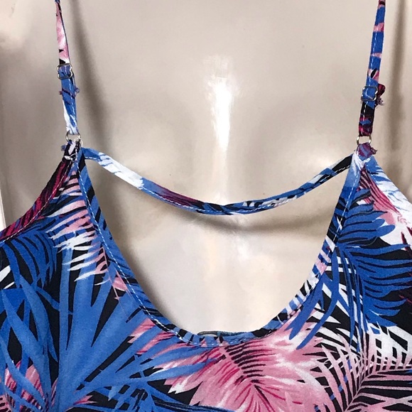 Cecico multi colored Leaf Print flowy crop top - Picture 3 of 7